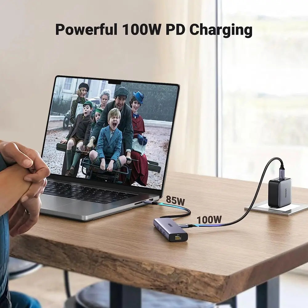 UGREEN 15598 6-in-1 USB-C Hub, 4K30, Gigabit LAN — connection and usage detail 2