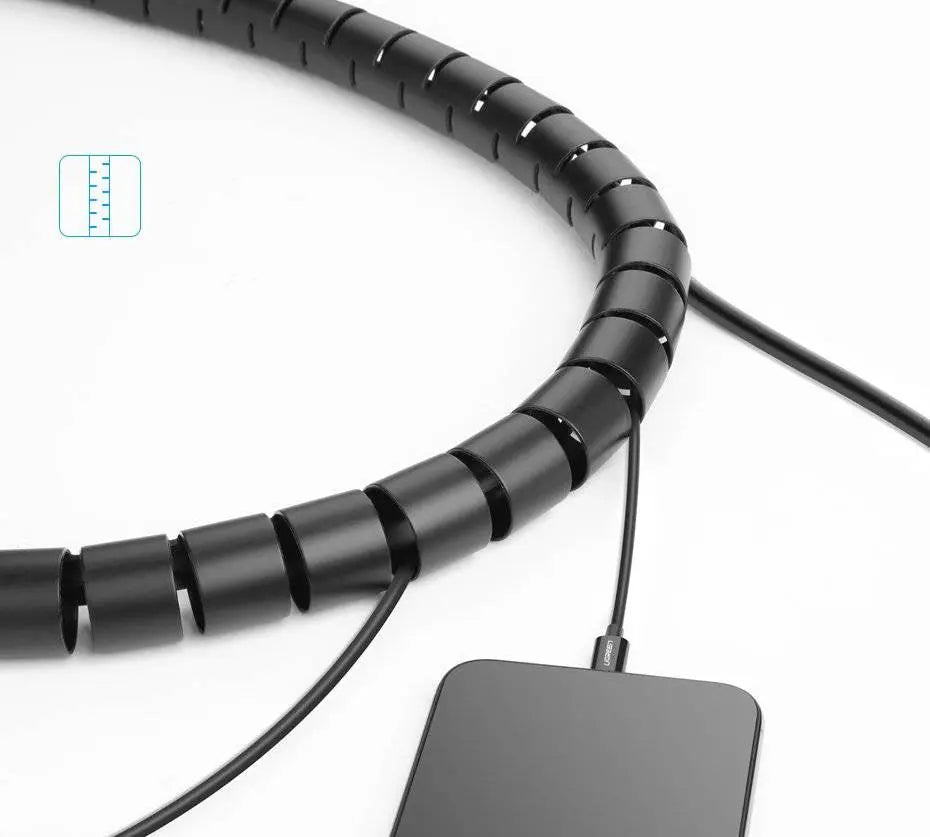 UGREEN PE Spiral Cable Management Sleeve, 5m (30820) — connection and usage detail 3